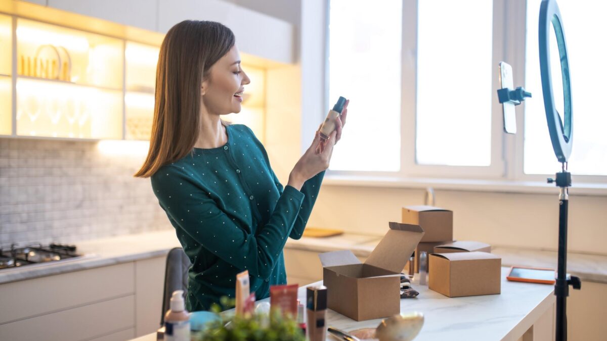 How to Use Storytelling to Sell Products Online