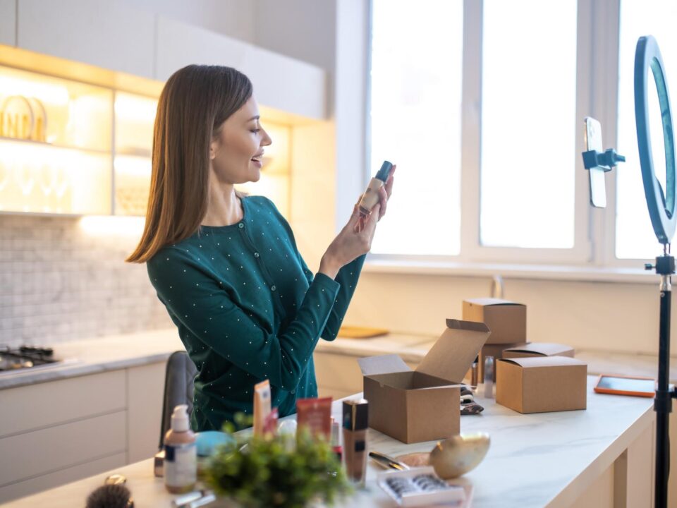 How to Use Storytelling to Sell Products Online